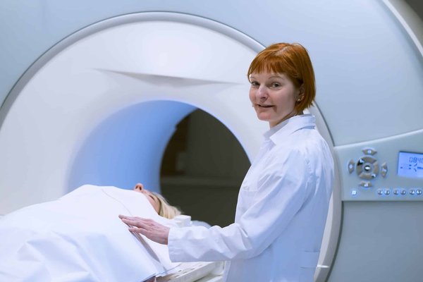 Comment les idées de Socrate sont-elles pertinentes pour l'éthique professionnelle aujourd'hui ?